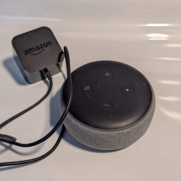 Alexa Echo 3ra generacion Gris Oxford